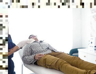 Velike sise, Medicinske sestre, Pušenje, Snimci, Doktor, Mame koje bih jebao, Prvi put, Mladi (18+), Kamera, Prsate