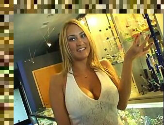 Besar sekali, Isteri, Penis besar, Pertama kali