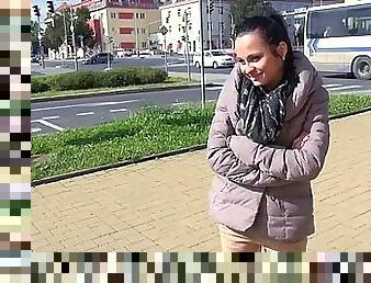 Пари в брой
